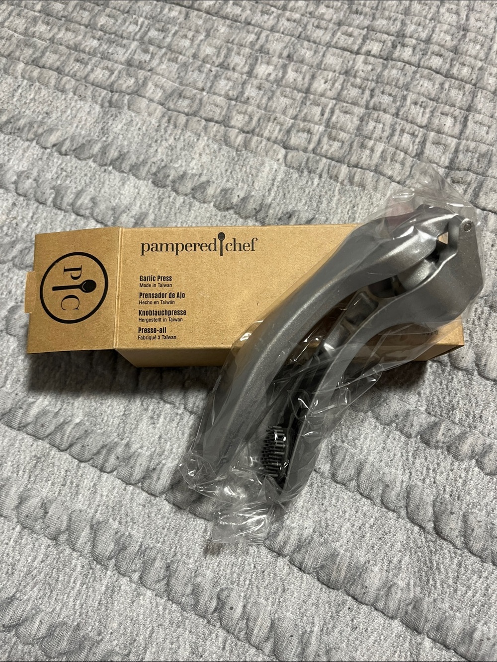 NEW Pampered Chef Garlic Press 🧄